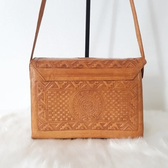 PYMSA | Vintage Hand Tooled Cowhide Leather Shoulder Bag - Tan - Picture 4 of 15